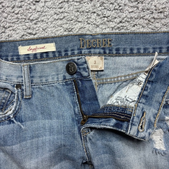 Decree Jeans Womens 3 Boyfriend Low Rise Light Wash Distressed Holes Casual - Picture 2 of 7
